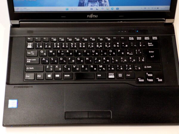 富士通 LIFEBOOK A576/S - 画像 (2)