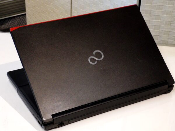 富士通 LIFEBOOK A576/S - 画像 (3)