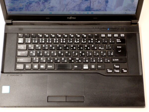 富士通 LIFEBOOK A576/S - 画像 (2)