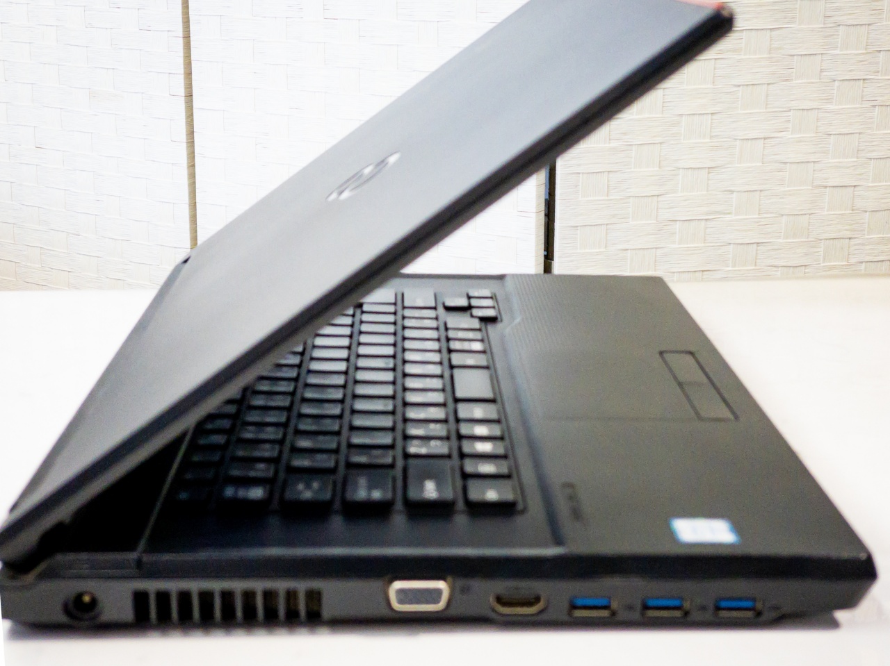 富士通 LIFEBOOK A576/S - 画像 (4)