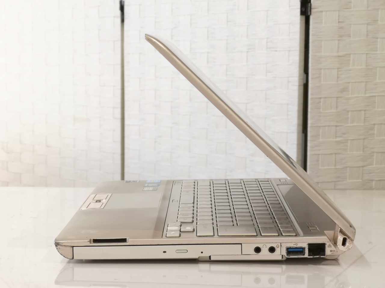 東芝 dynabook R731/38DK - 画像 (3)