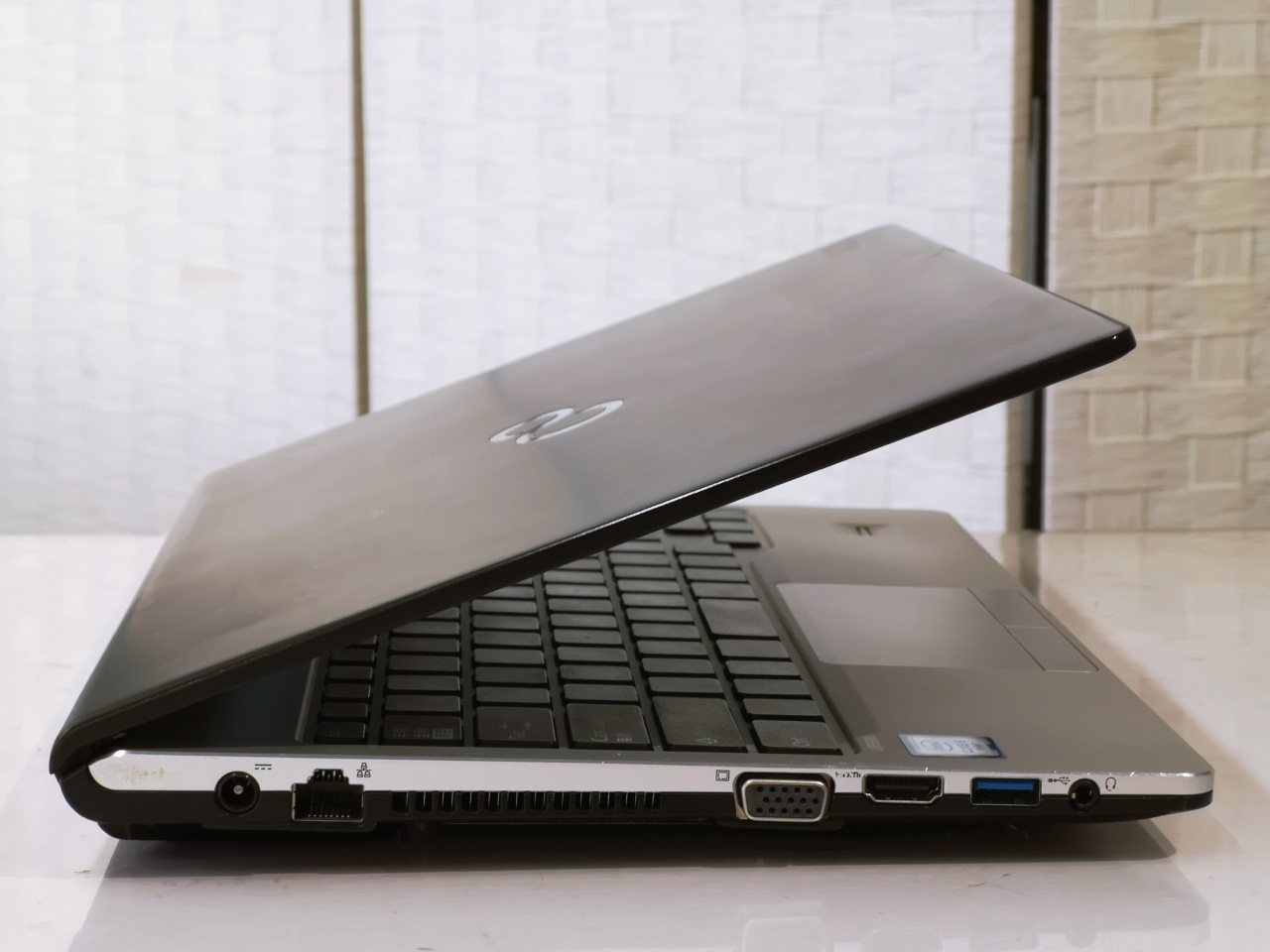 富士通 LIFEBOOK S936/M - 画像 (4)