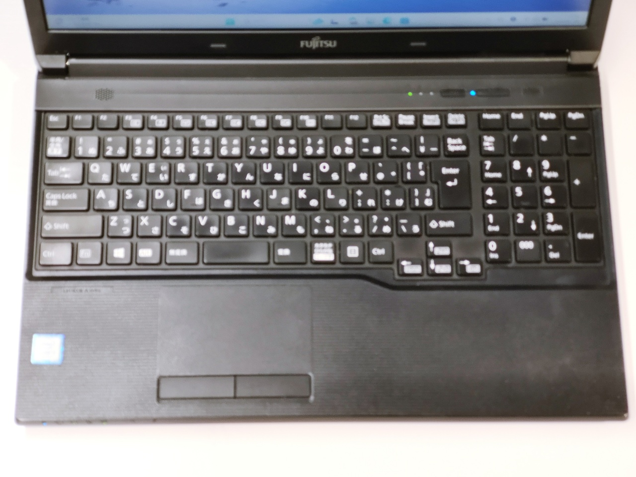 富士通 LIFEBOOK A577/SW - 画像 (2)