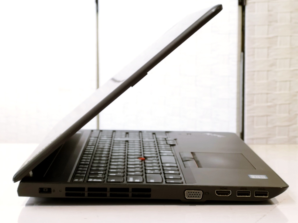 lenovo ThinkPad E570 - 画像 (4)