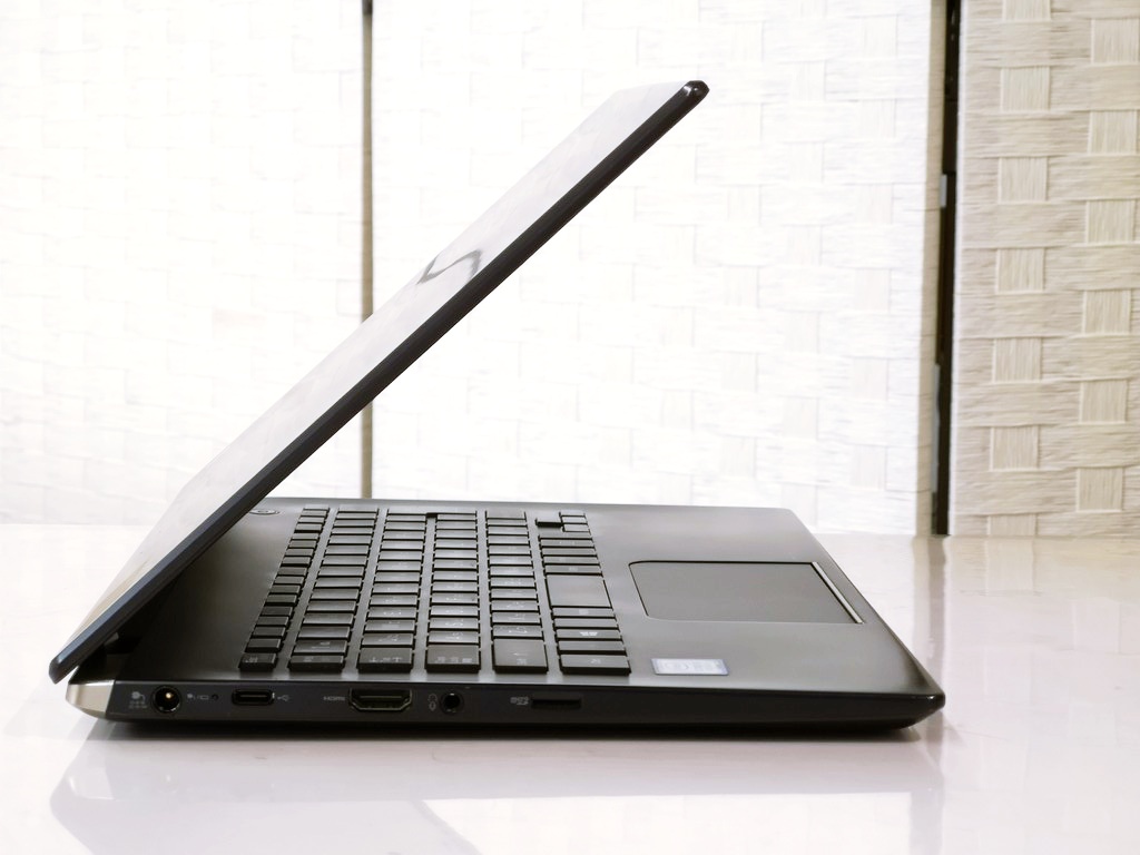 東芝 dynabook G83/DN - 画像 (4)